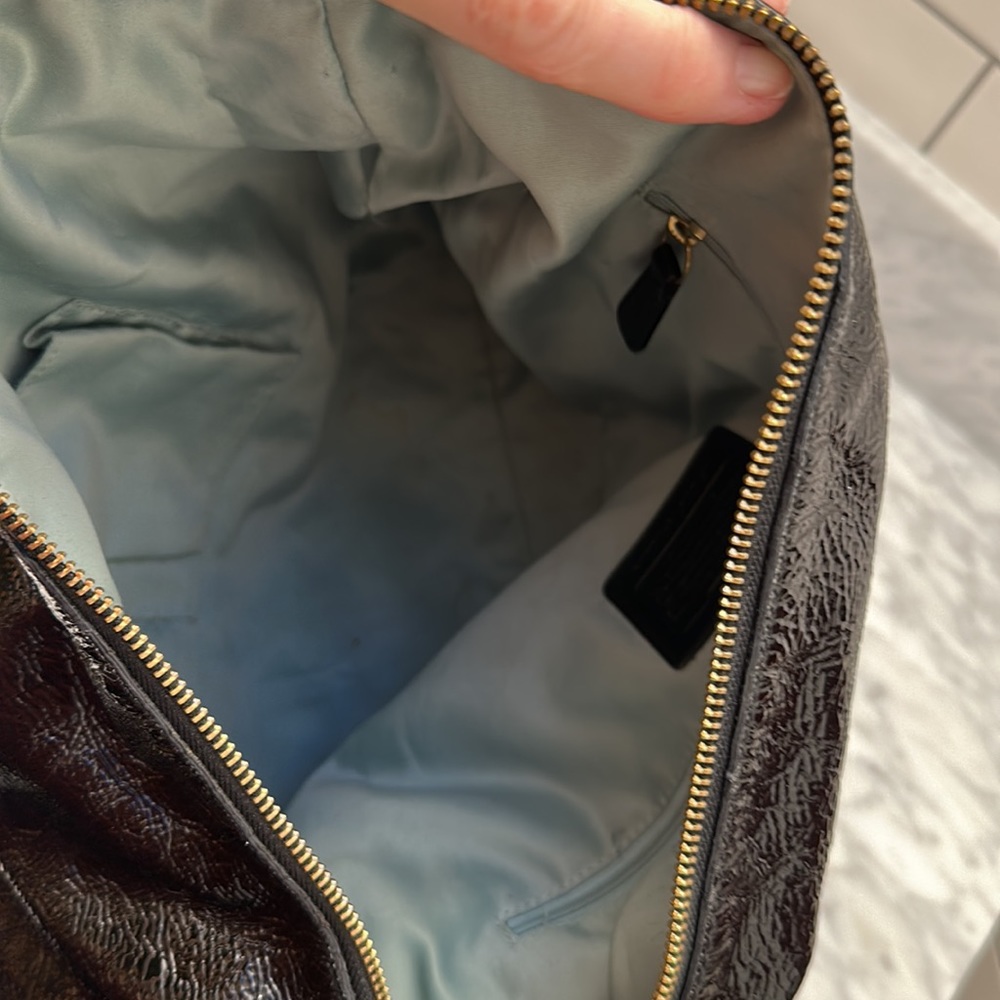 Patent leather coach bag. Large size. Perfect shape! - Picture 8 of 9